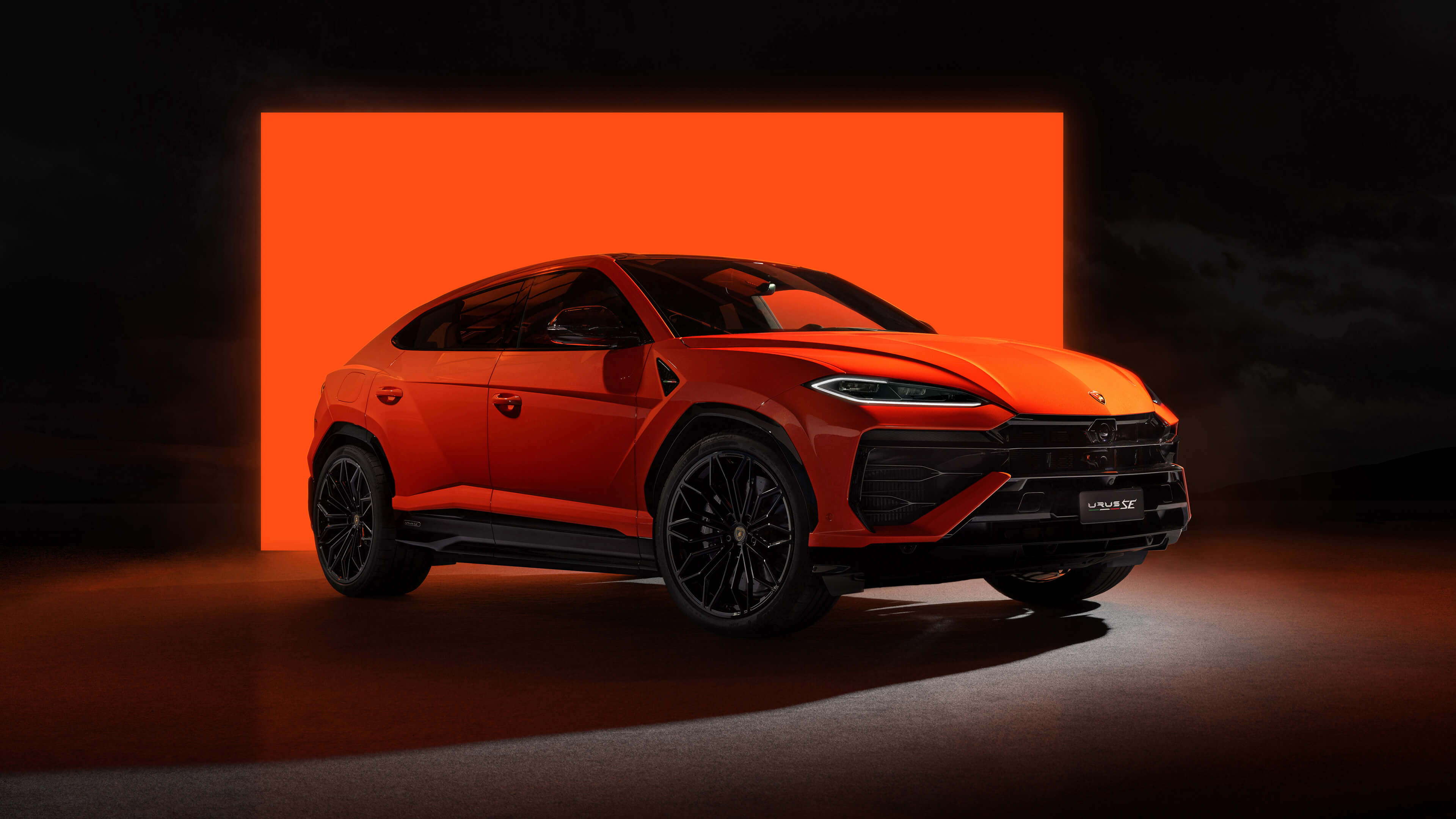 兰博基尼 Urus SE 的四分之三视图