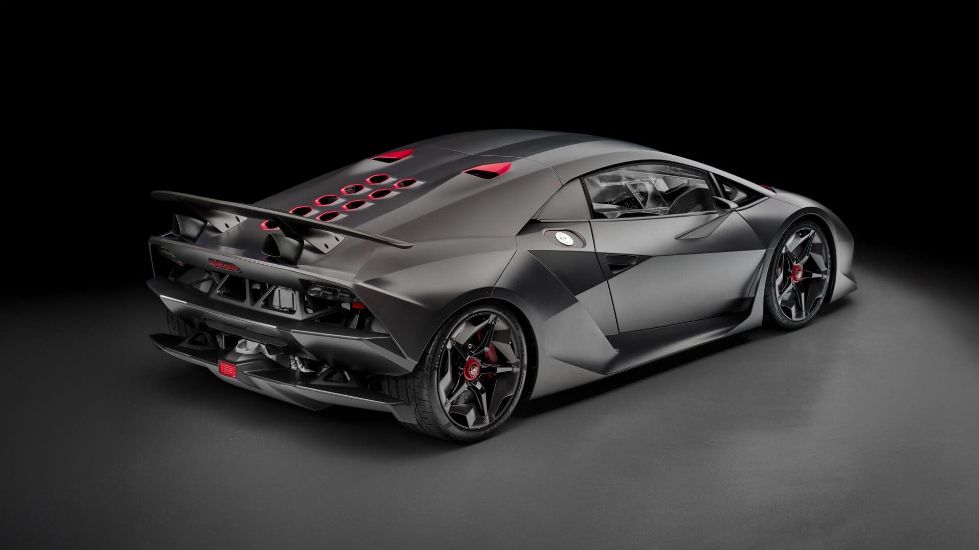 Lamborghini Few Off Gallery Image 6