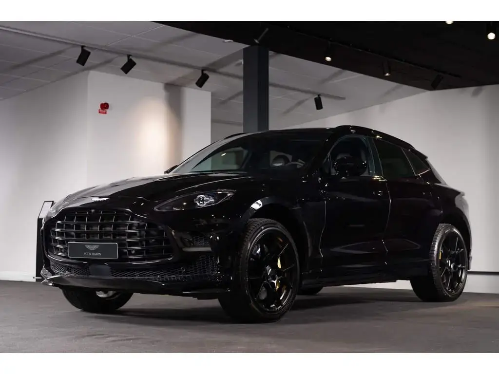 2023 DBX 707 SUV V8 main vehicle image