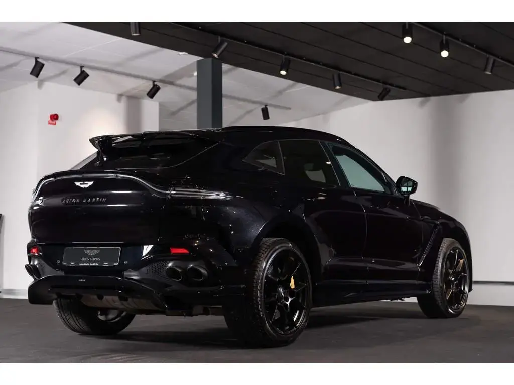 2023 DBX 707 SUV V8 thumbnail vehicle image 1