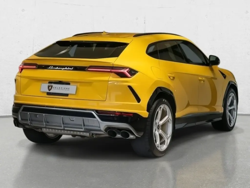 Image for 2019 Urus at position 3