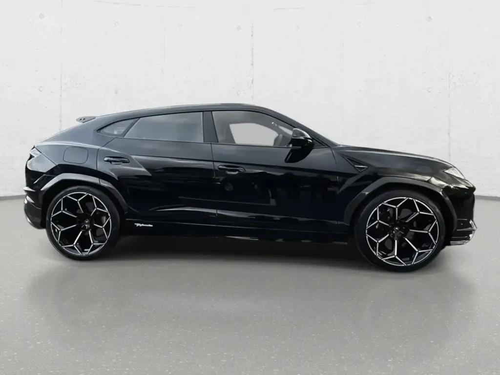 Image for 2023 Urus Performante at position 2