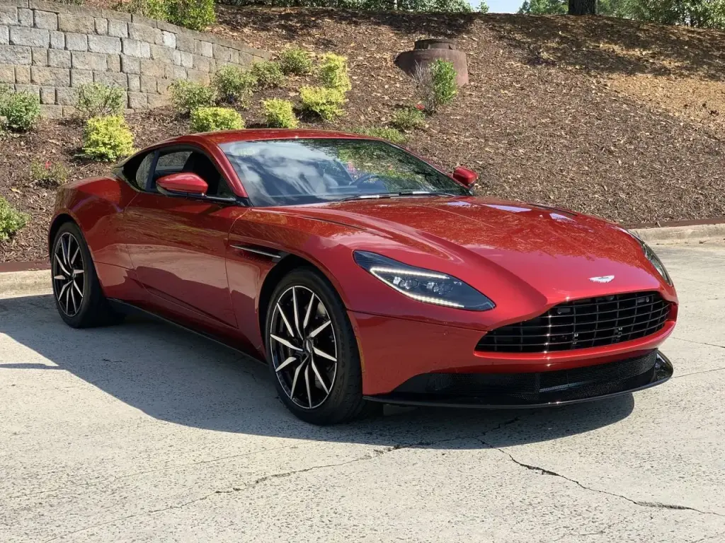 アストンマーティン中古 | 2023 DB11 V8 Coupe、Aston Martin