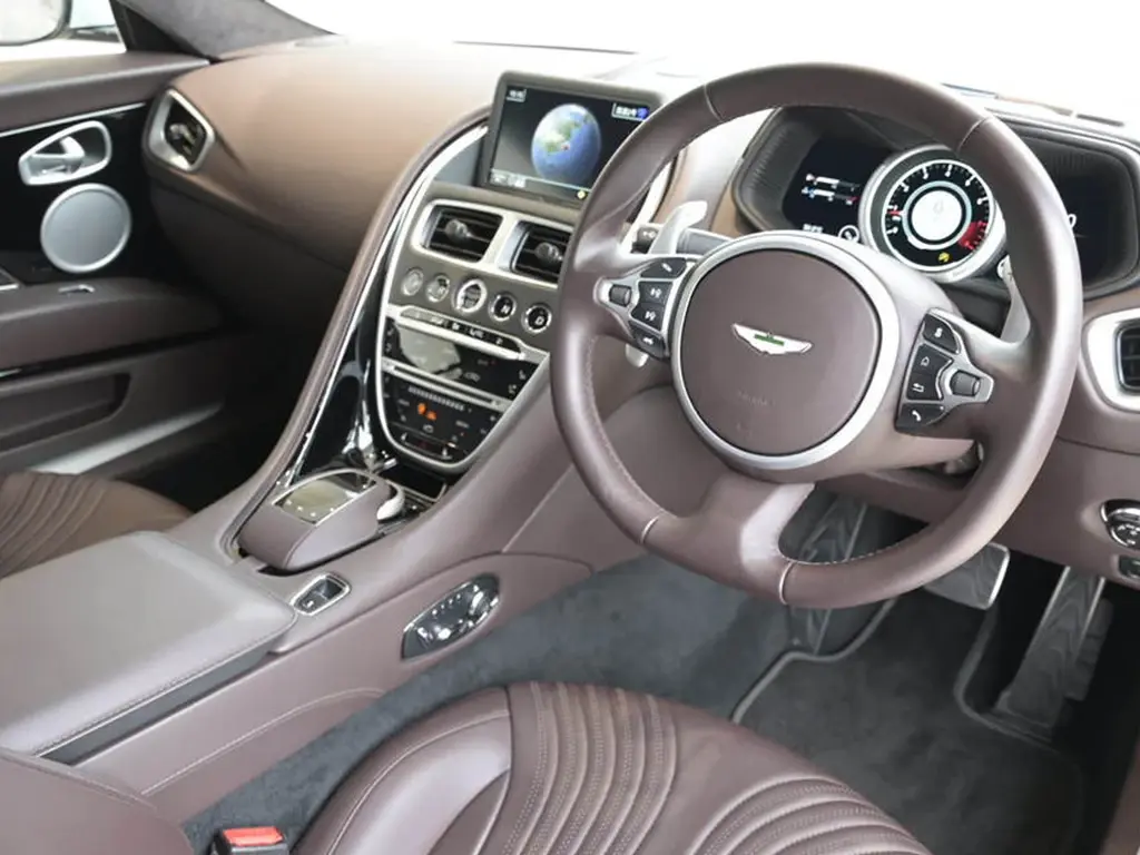 2019 DB11 V8 Coupe thumbnail vehicle image 2