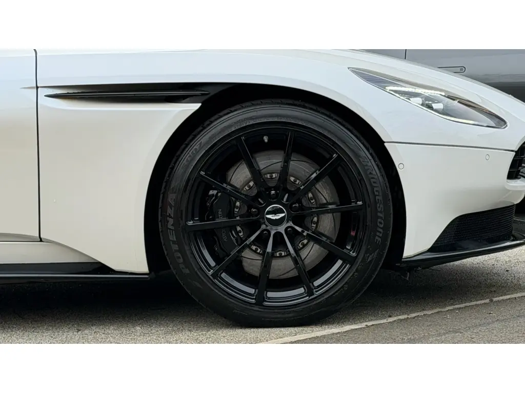 2019 DB11 V12 AMR Coupe thumbnail vehicle image 3