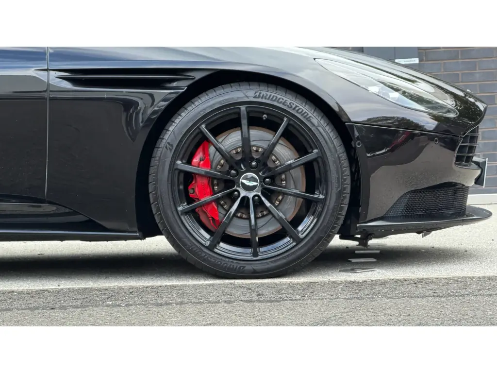 2019 DB11 V12 AMR Coupe thumbnail vehicle image 3