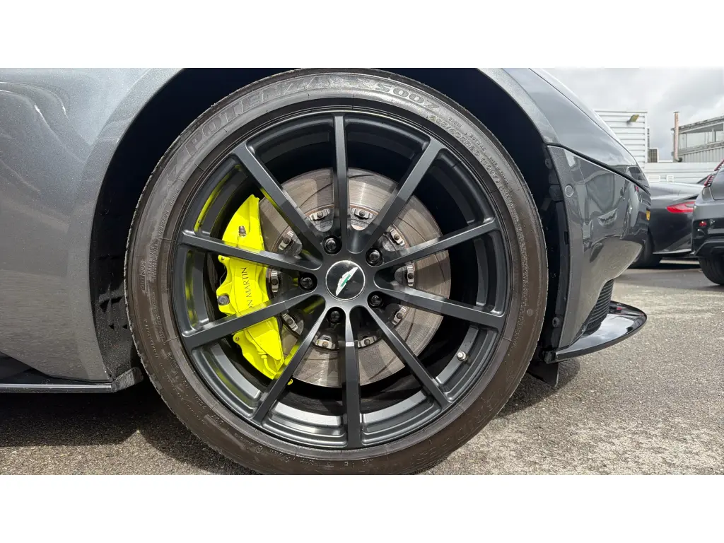 2019 DB11 V12 AMR Coupe thumbnail vehicle image 3