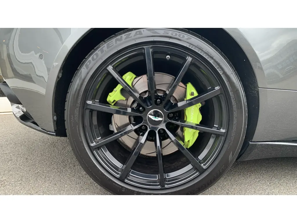 2019 DB11 V12 AMR Coupe thumbnail vehicle image 3