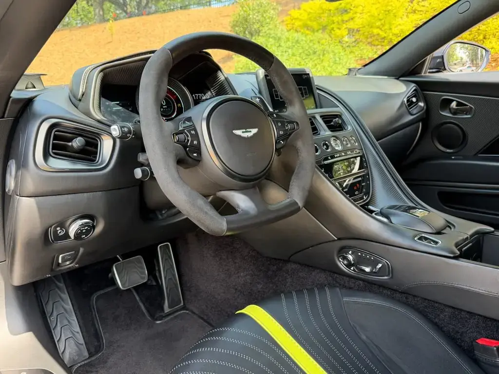 2019 DB11 V12 AMR Coupe thumbnail vehicle image 2