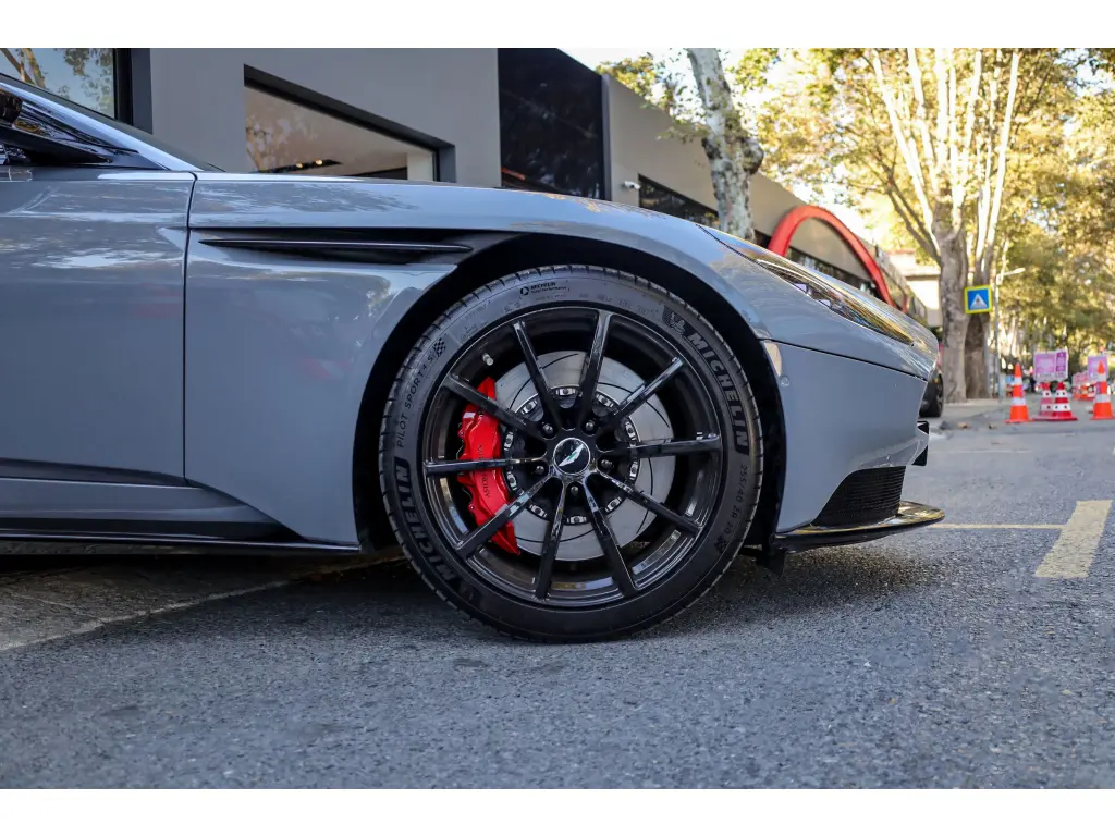 2019 DB11 V12 AMR Coupe thumbnail vehicle image 3