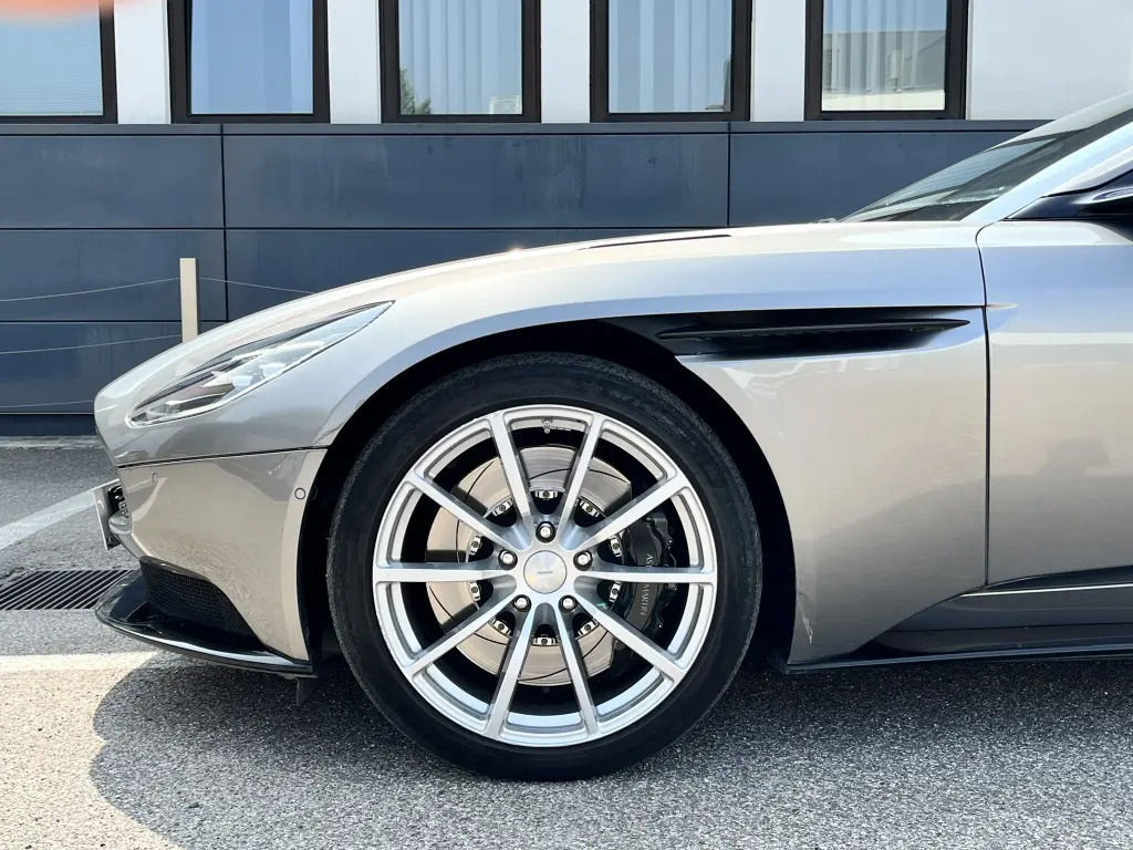 2019 DB11 V12 AMR Coupe thumbnail vehicle image 3