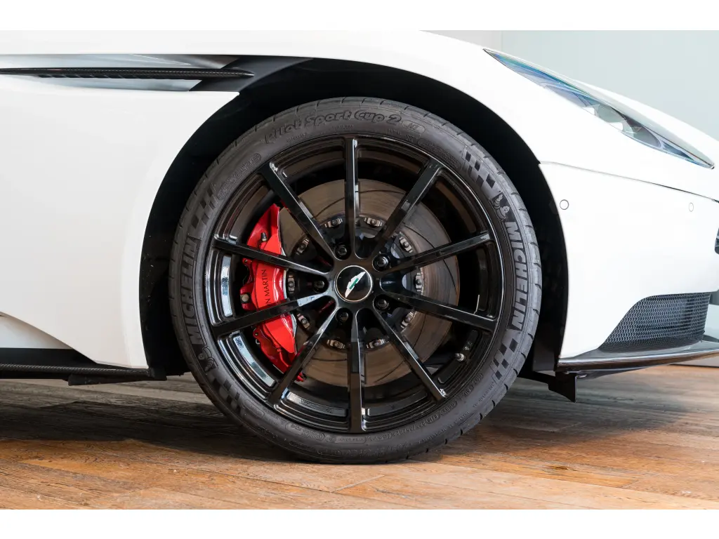 2019 DB11 V12 AMR Coupe thumbnail vehicle image 3