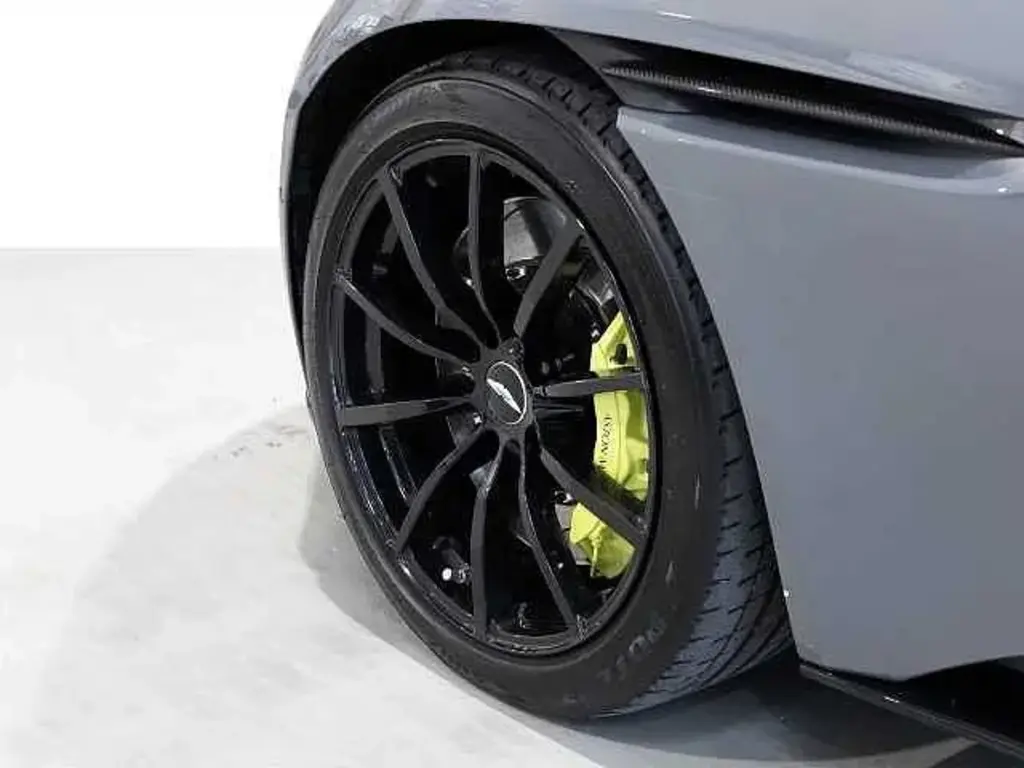2019 DB11 V12 AMR Coupe thumbnail vehicle image 3