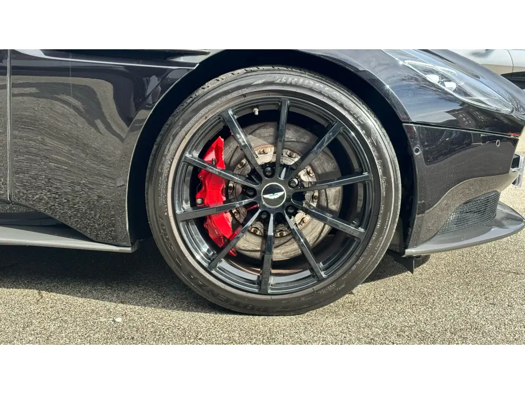 2020 DB11 V12 AMR Coupe thumbnail vehicle image 3