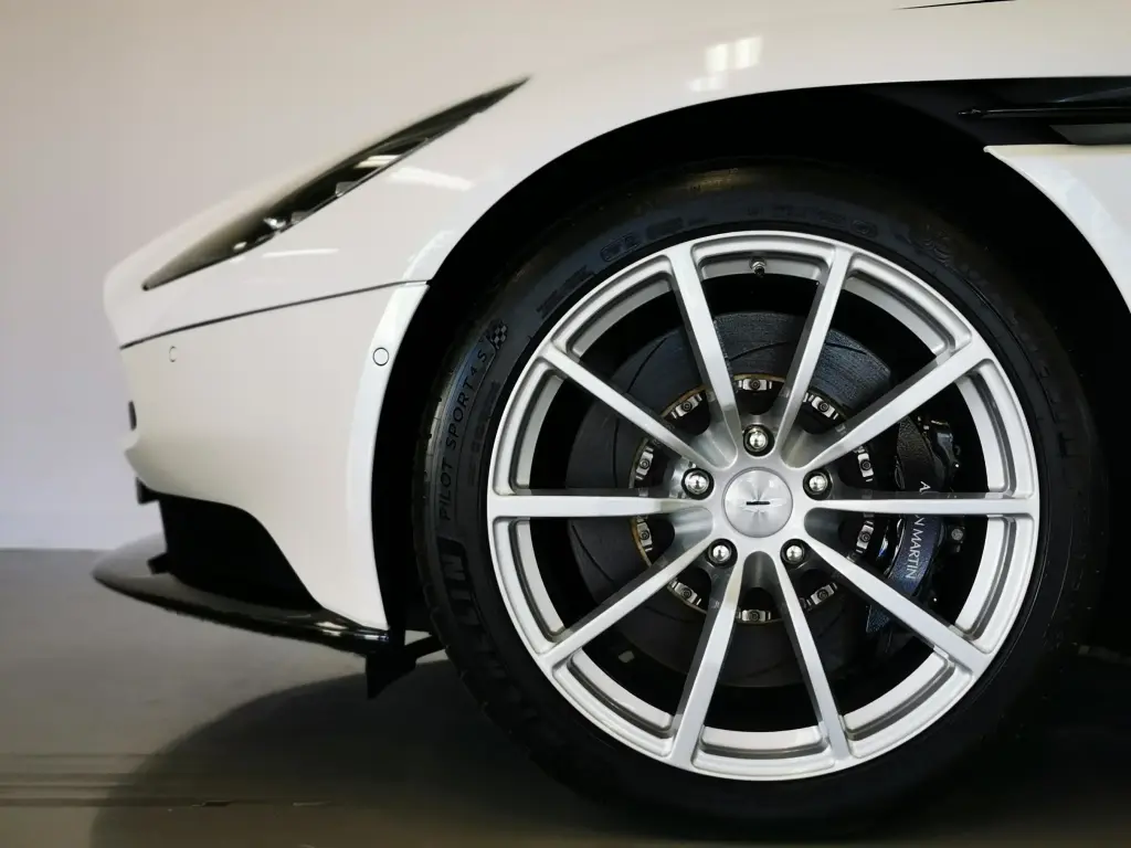 2020 DB11 V12 AMR Coupe thumbnail vehicle image 3