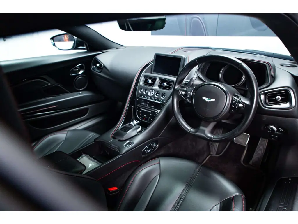 2017 DB11 V12 Coupe thumbnail vehicle image 2