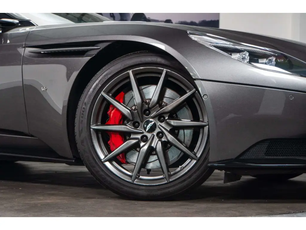 2017 DB11 V12 Coupe thumbnail vehicle image 3