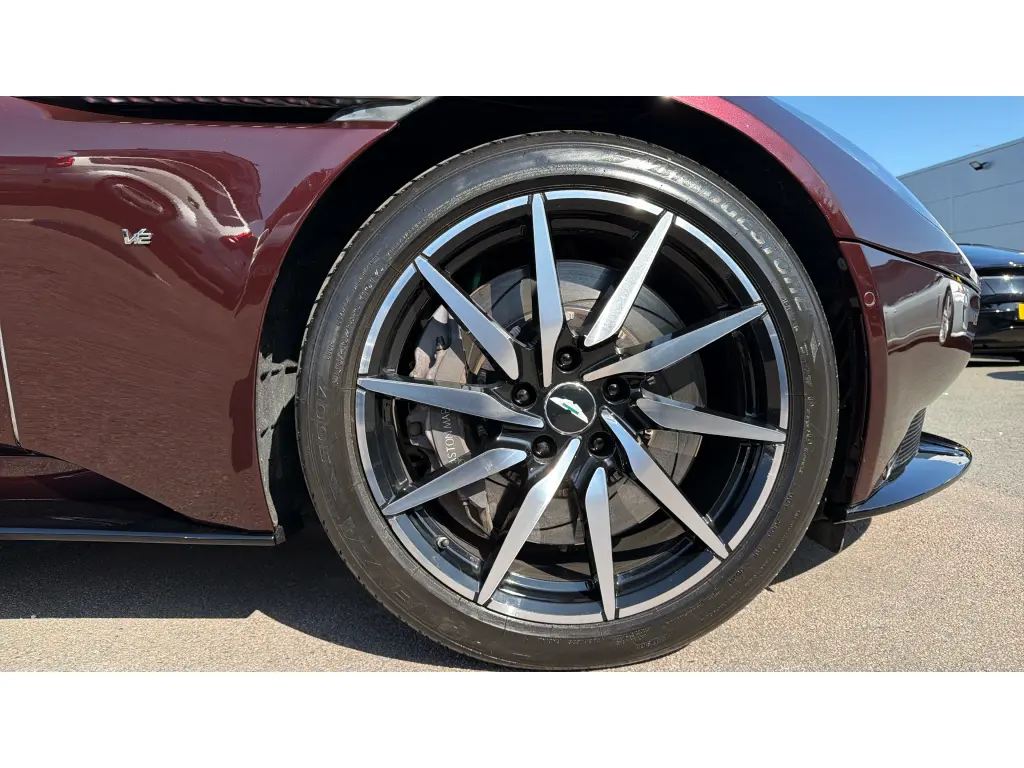 2017 DB11 V12 Coupe thumbnail vehicle image 3
