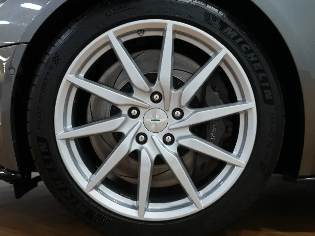 2017 DB11 V12 Coupe thumbnail vehicle image 3