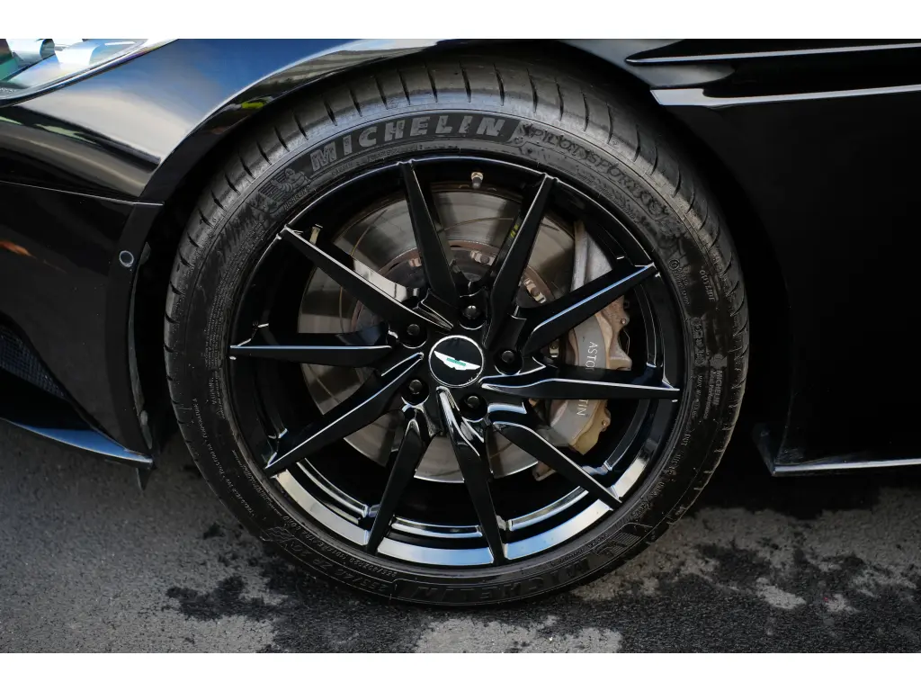 2017 DB11 V12 Coupe thumbnail vehicle image 3