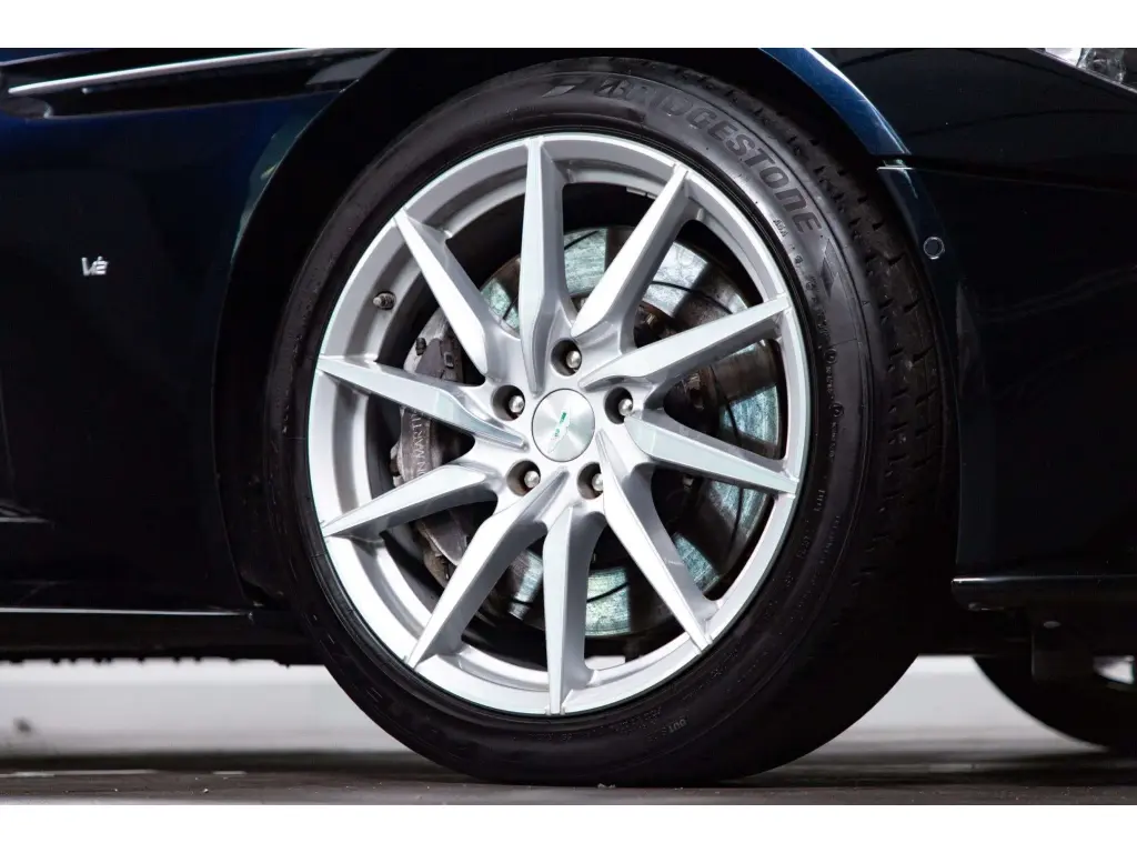 2017 DB11 V12 Coupe thumbnail vehicle image 3