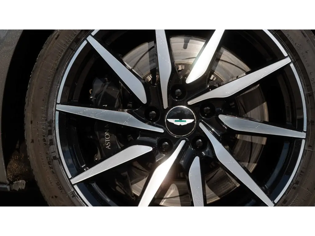 2017 DB11 V12 Coupe thumbnail vehicle image 3