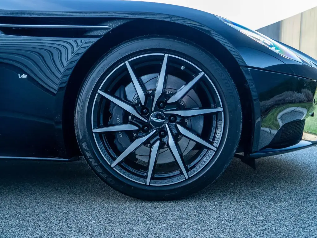 2017 DB11 V12 Coupe thumbnail vehicle image 3