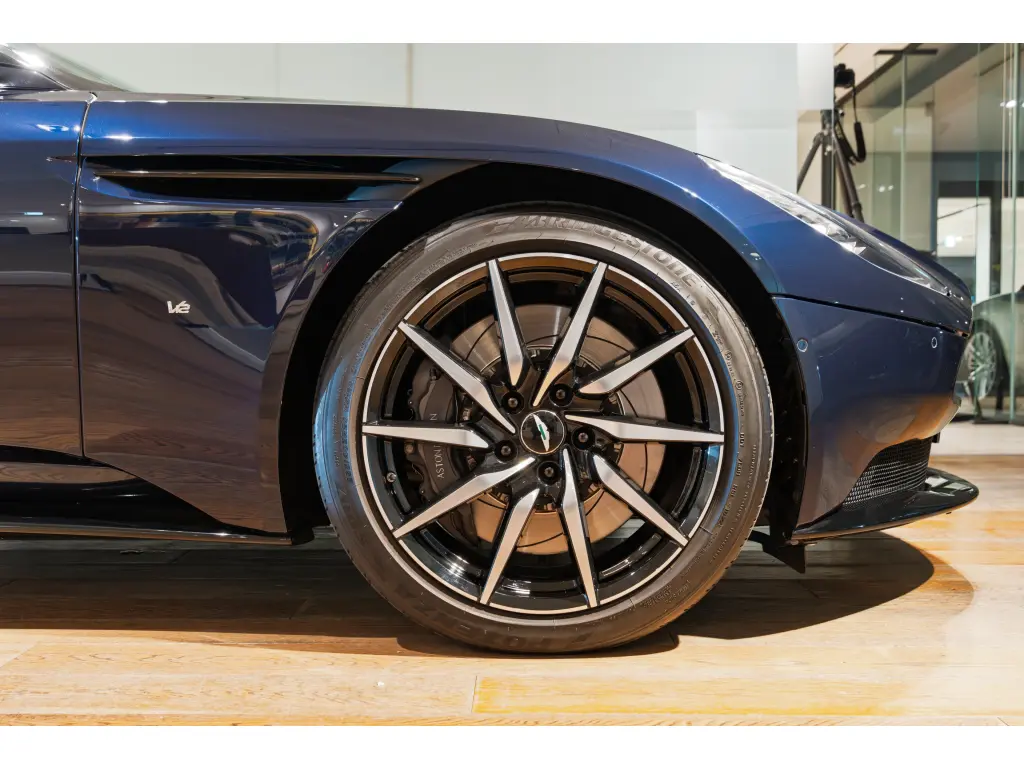 2017 DB11 V12 Coupe thumbnail vehicle image 3