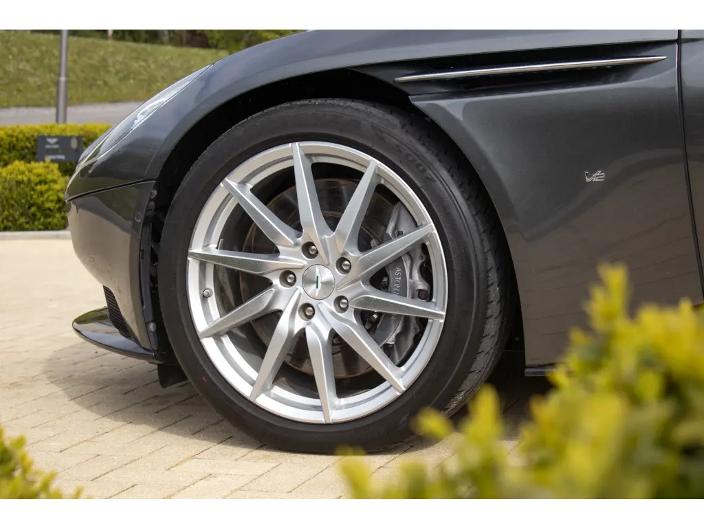 2017 DB11 V12 Coupe thumbnail vehicle image 3