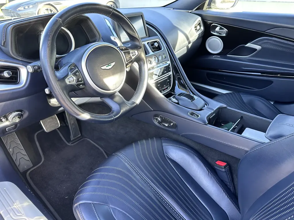 Aston Martin DB11 V12 Coupe 5.2 -  - Joinsteer - #2