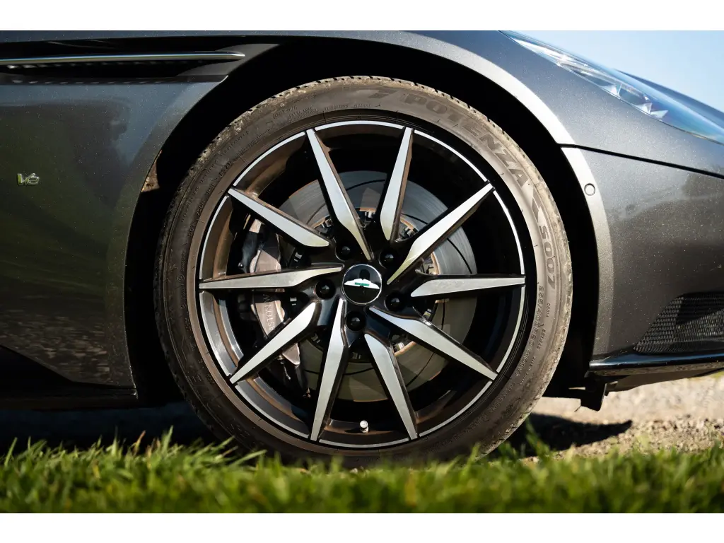2017 DB11 V12 Coupe thumbnail vehicle image 3