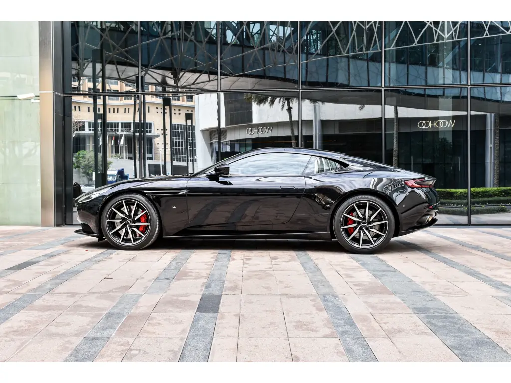 2017 DB11 V12 Coupe thumbnail vehicle image 3