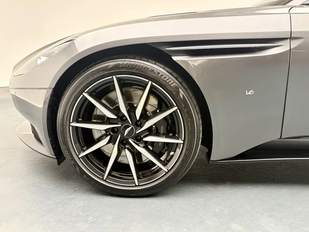 2017 DB11 V12 Coupe thumbnail vehicle image 3