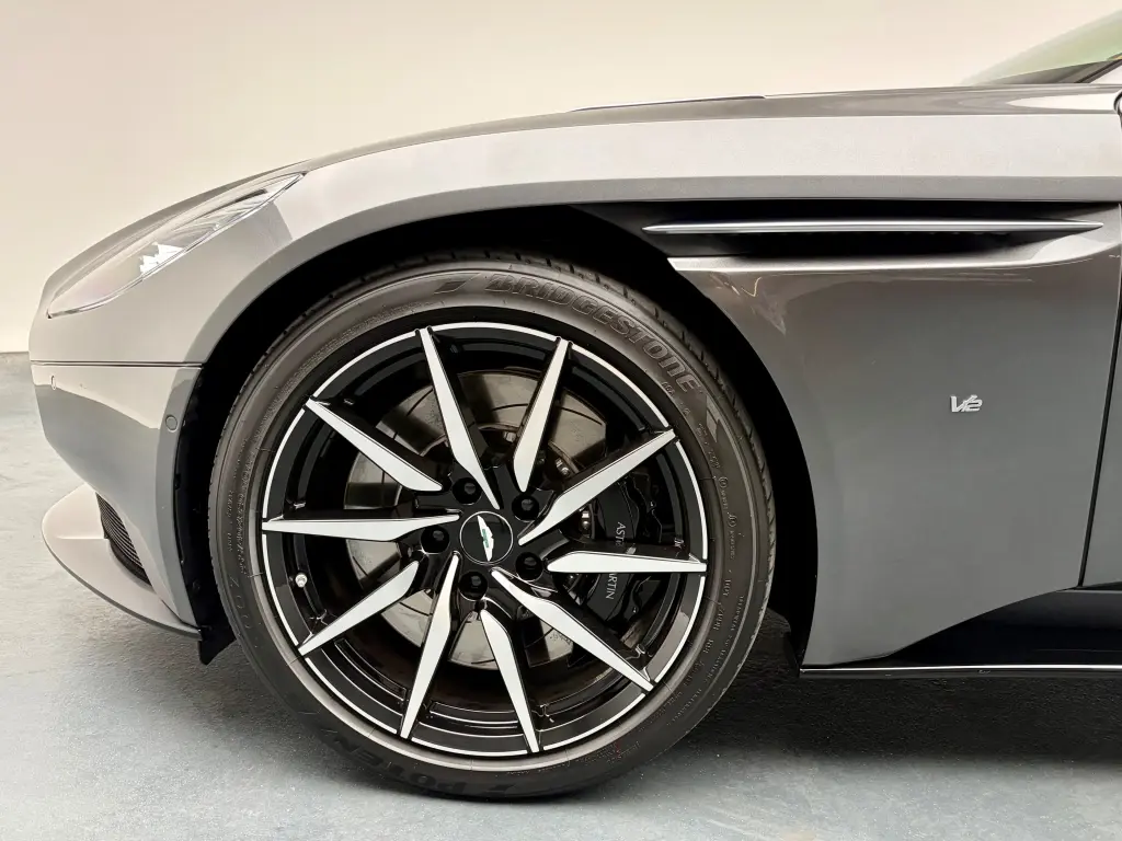 2017 DB11 V12 Coupe thumbnail vehicle image 3