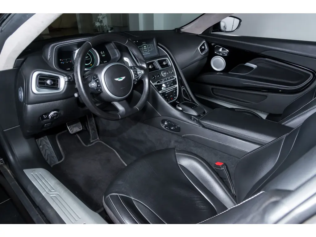 2017 DB11 V12 Coupe thumbnail vehicle image 2