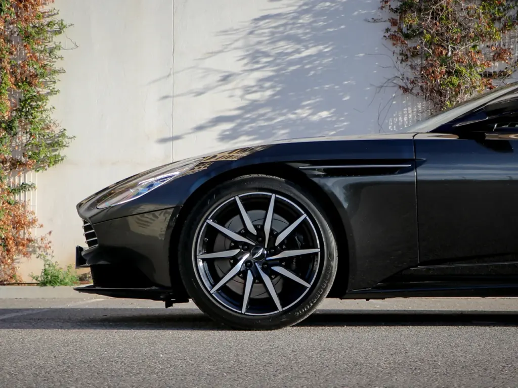 2017 DB11 V12 Coupe thumbnail vehicle image 3