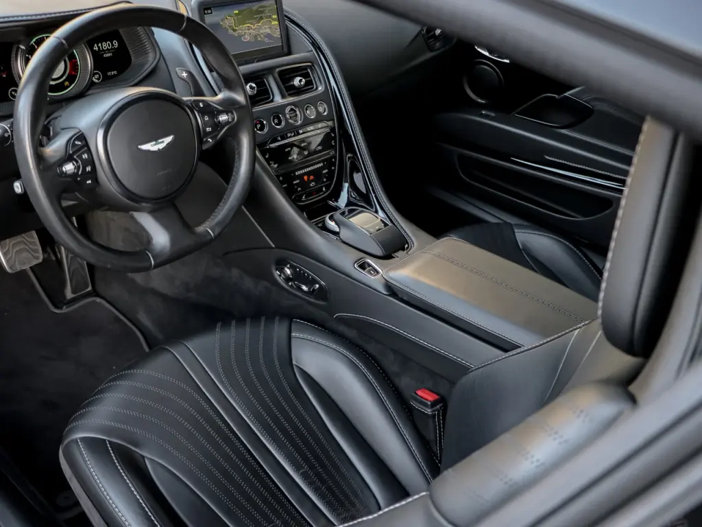 2017 DB11 V12 Coupe thumbnail vehicle image 2