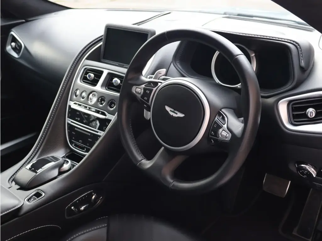 2018 DB11 V12 Coupe thumbnail vehicle image 2