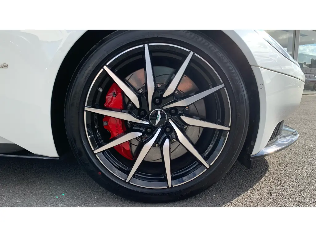 2018 DB11 V12 Coupe thumbnail vehicle image 3