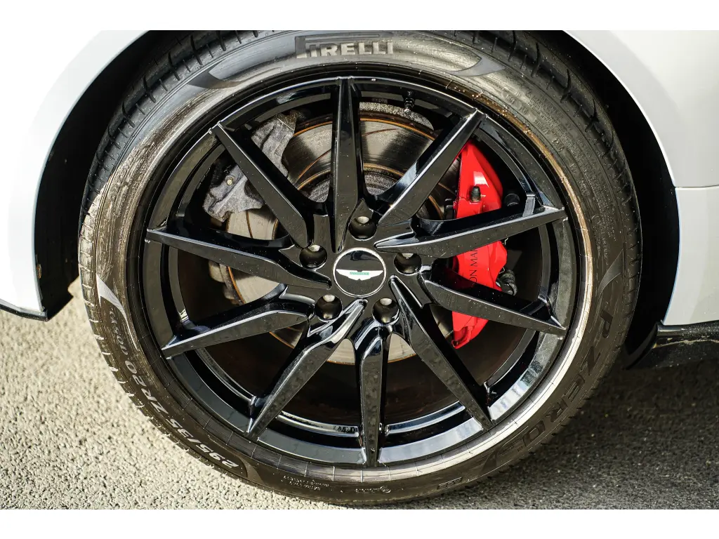 2018 DB11 V12 Coupe thumbnail vehicle image 3