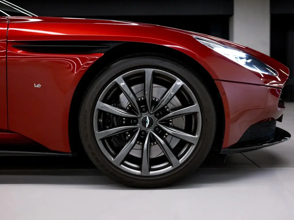 2018 DB11 V12 Coupe thumbnail vehicle image 3
