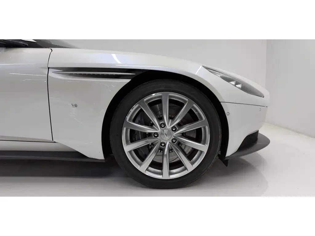 2018 DB11 V12 Coupe thumbnail vehicle image 3