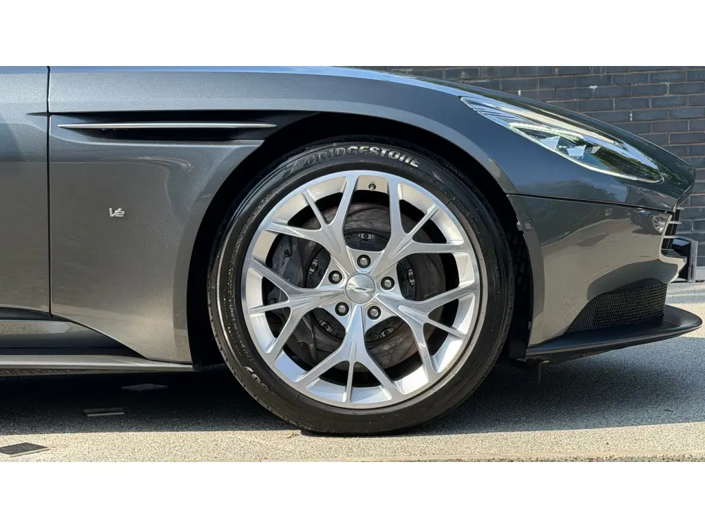 2019 DB11 V12 Coupe thumbnail vehicle image 3