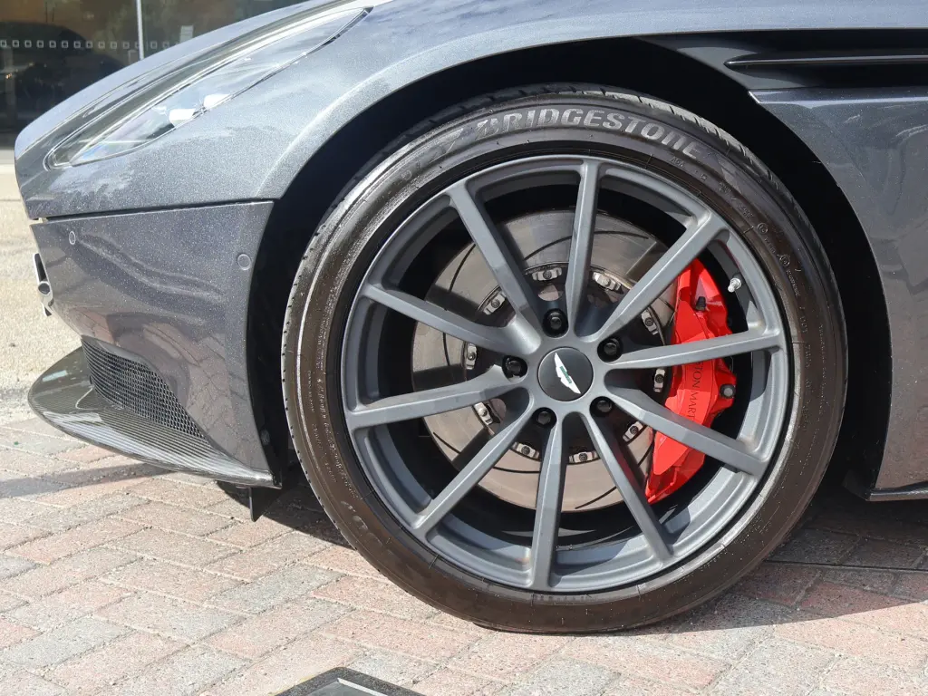 2023 DB11 V12 Coupe thumbnail vehicle image 3