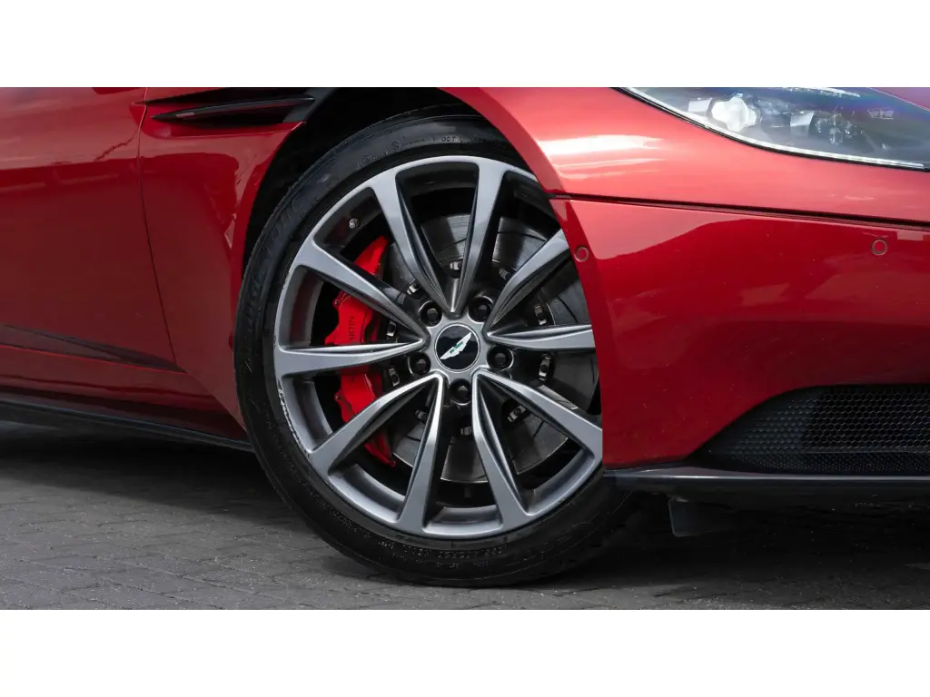 2018 DB11 V8 Coupe thumbnail vehicle image 3