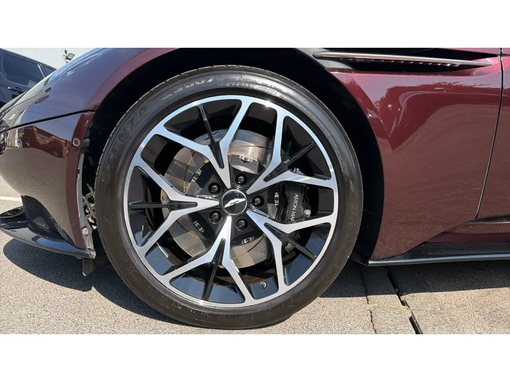 2019 DB11 V8 Coupe thumbnail vehicle image 3