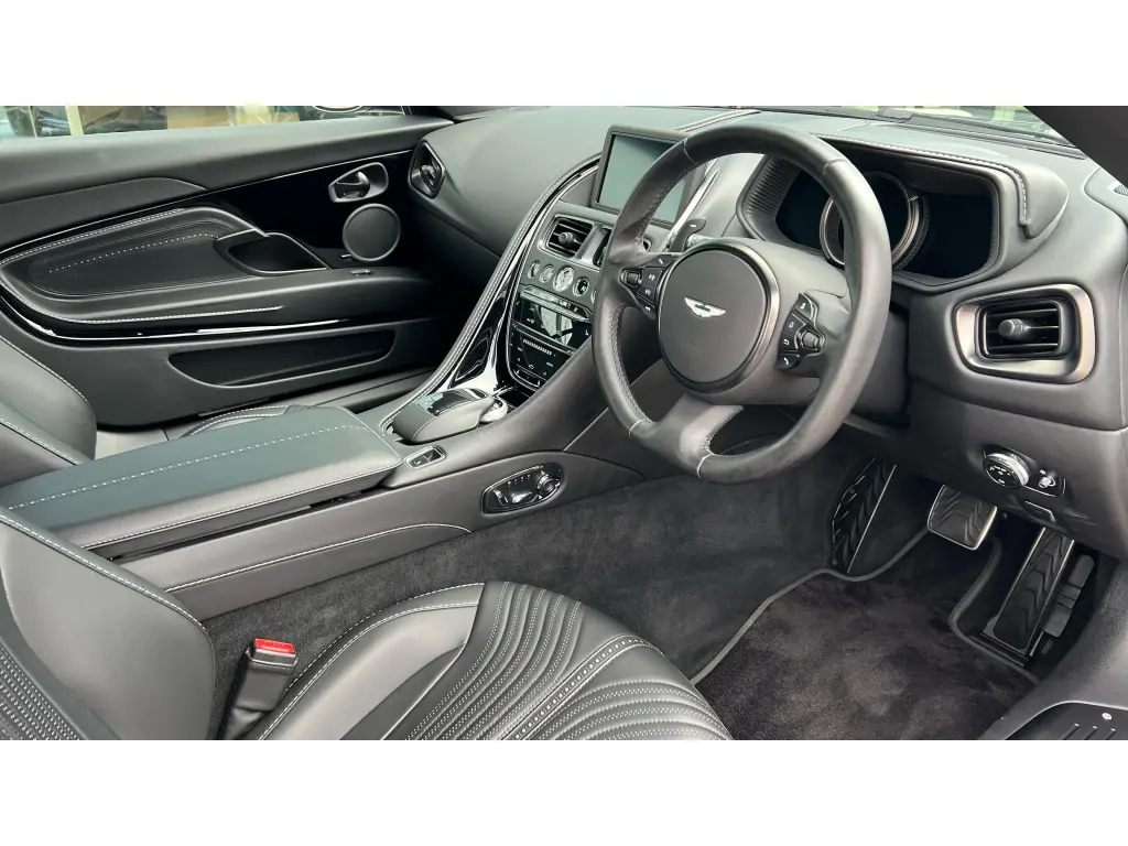2019 DB11 V8 Coupe thumbnail vehicle image 2