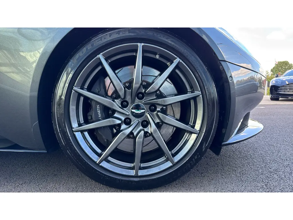 2019 DB11 V8 Coupe thumbnail vehicle image 3