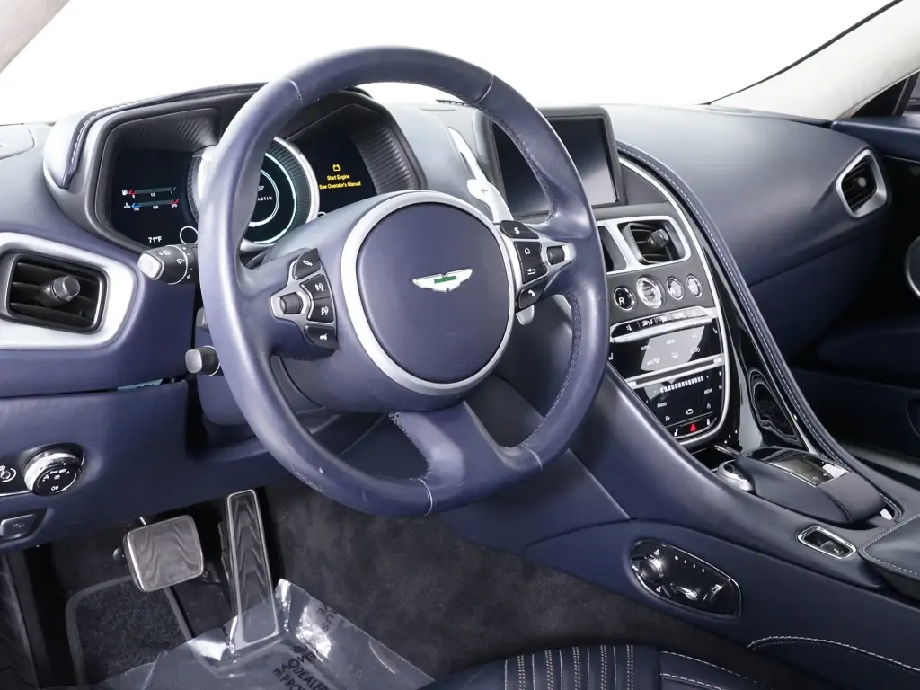 2019 DB11 V8 Coupe thumbnail vehicle image 2