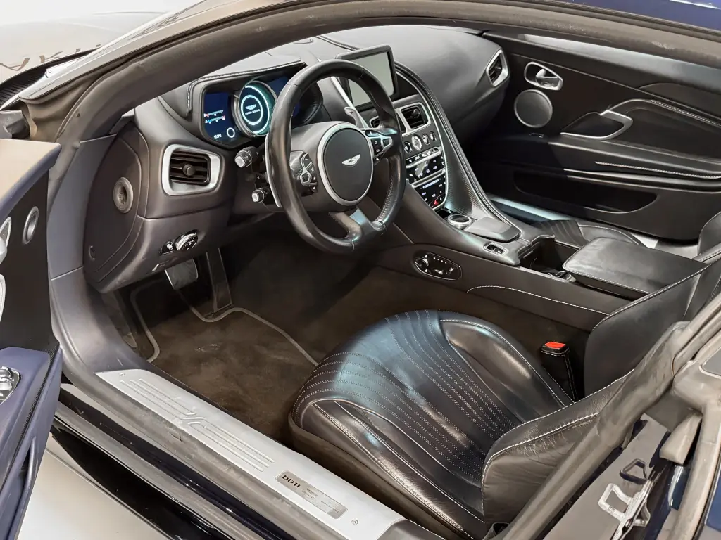 2019 DB11 V8 Coupe thumbnail vehicle image 2